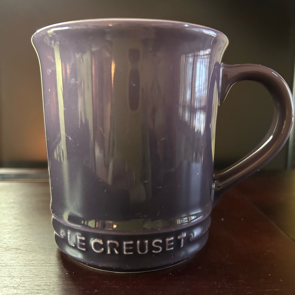 Le Creuset Dinnerware 14 ounce Mug Cassis Purple Stoneware EUC